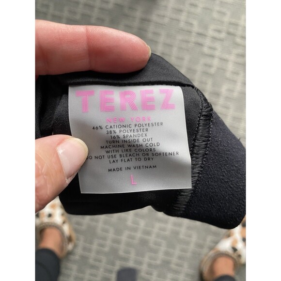 TEREZ NWT Women’s‎ Size L Striped Black Grey Sports Bra - Picture 4 of 4